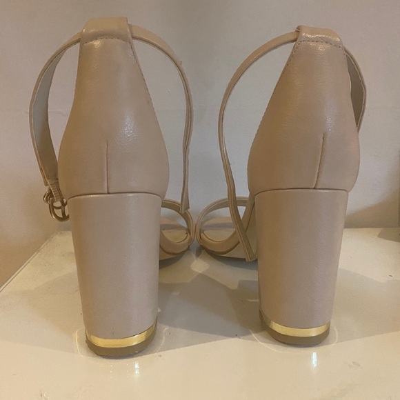 High heels - Picture 2 of 3